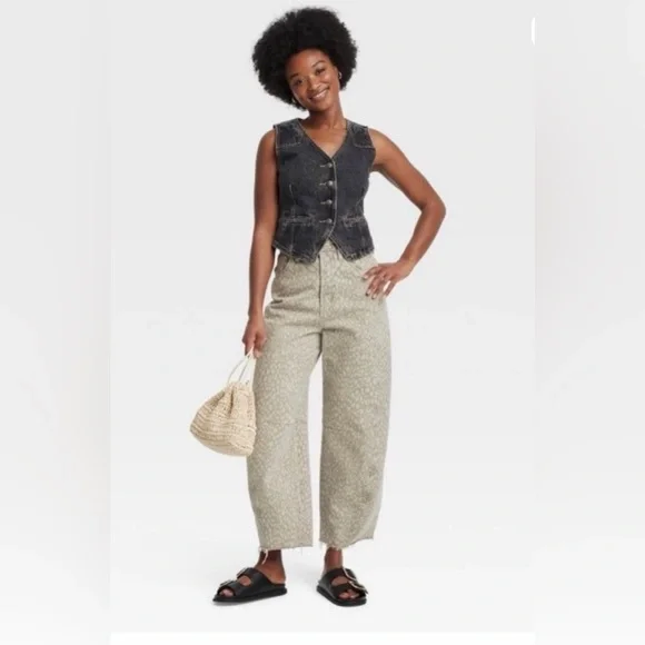 Universal Thread Black Denim Vest - New With Tags - Picture 2 of 8